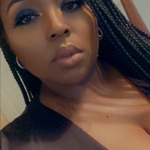 Meet your Posher, Candace